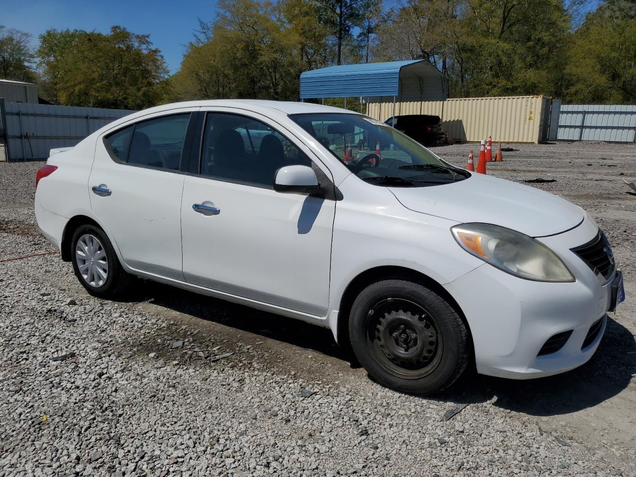 2014 NISSAN VERSA S - Image 4
