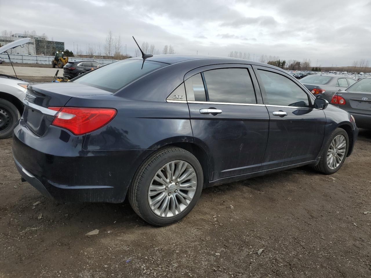 2012 CHRYSLER 200 LIMITE - Image 3