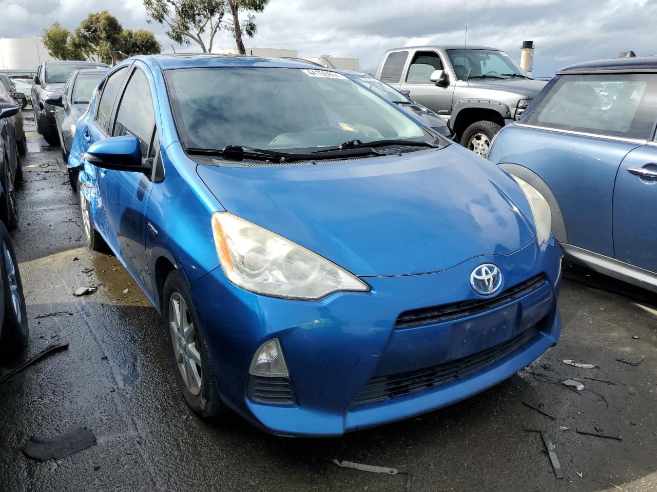 2013 TOYOTA PRIUS C - Фото 4