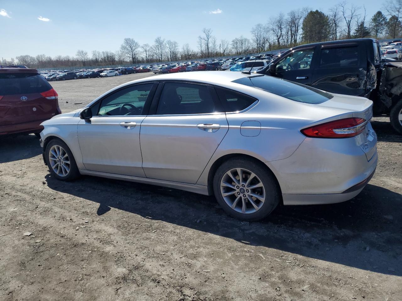 2017 FORD FUSION SE - Image 2