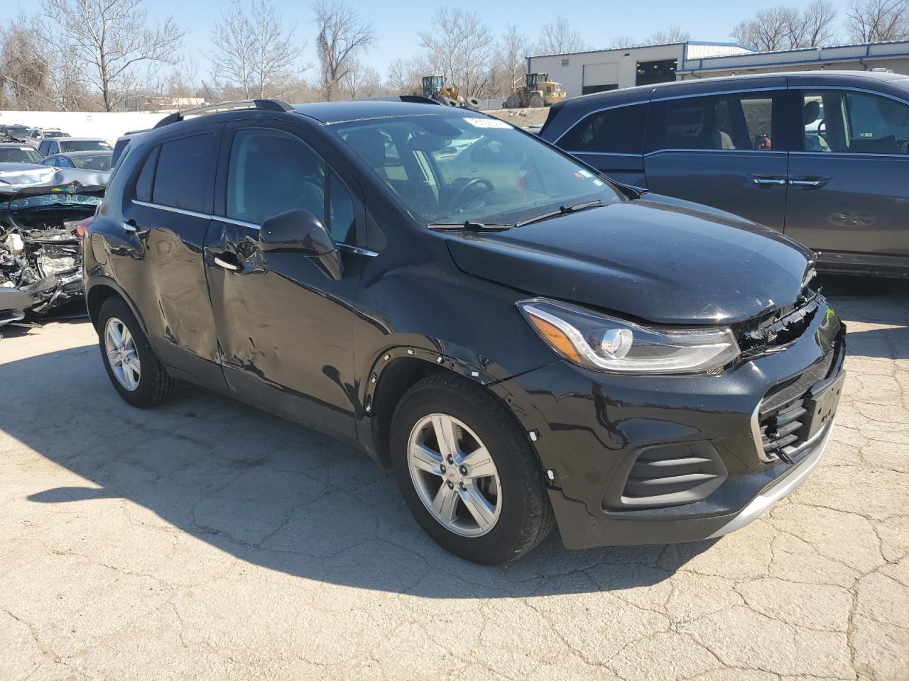 2019 CHEVROLET TRAX 1LT - Image 4