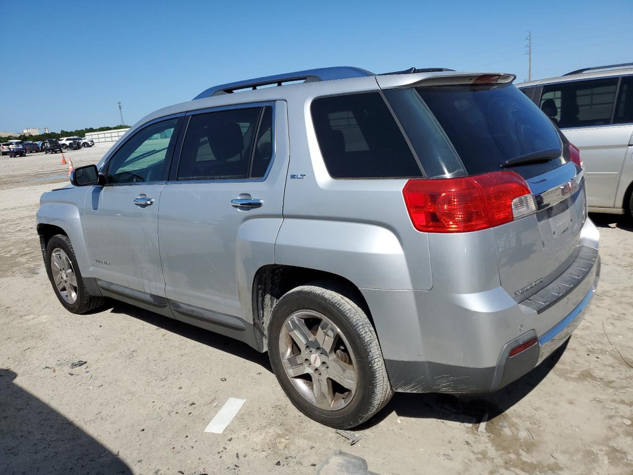 2012 GMC TERRAIN SL - Image 2