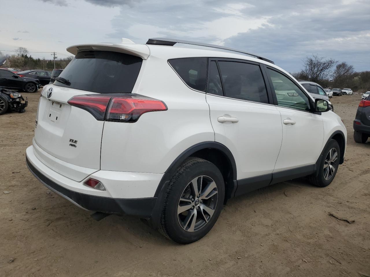 2017 TOYOTA RAV4 XLE - Image 3