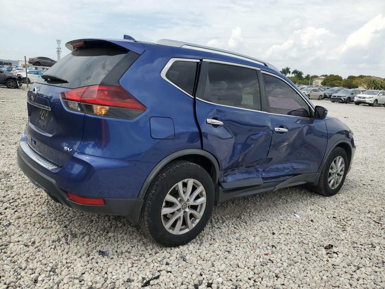 2018 NISSAN ROGUE S - Фото 3