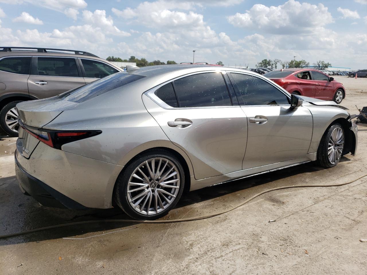2022 LEXUS IS 300 - Фото 3