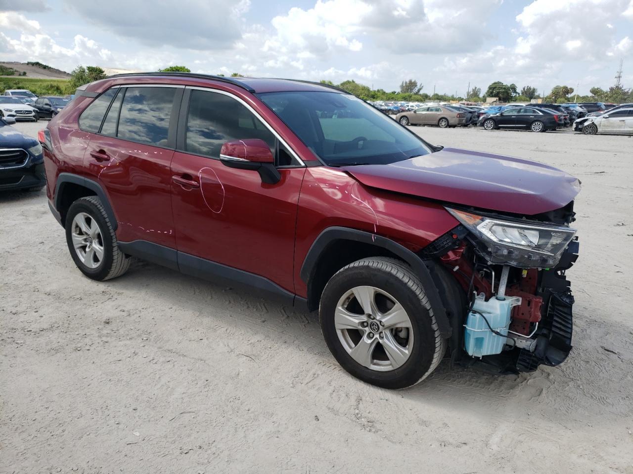2020 TOYOTA RAV4 XLE - Фото 4