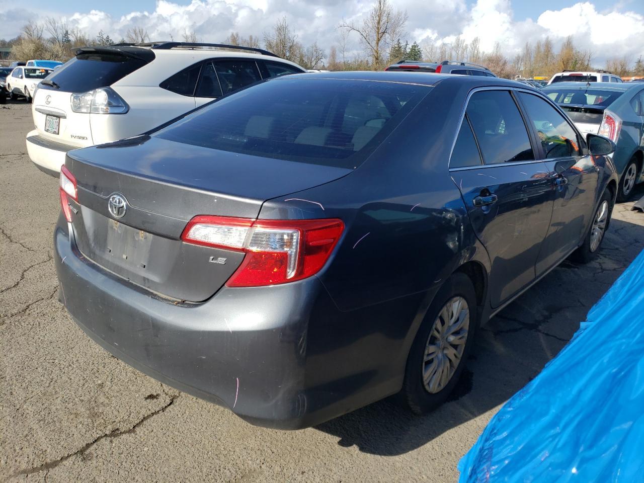 2013 TOYOTA CAMRY L - Фото 3