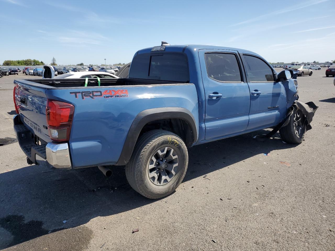 2019 TOYOTA TACOMA DOU - Фото 3