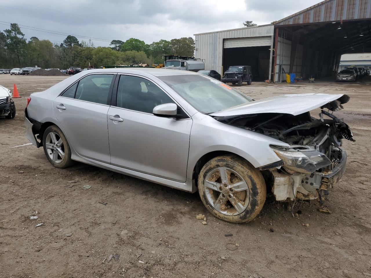 2013 TOYOTA CAMRY L - Фото 4
