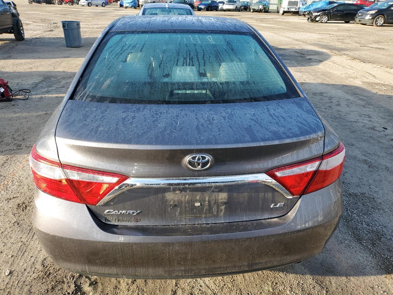 2016 TOYOTA CAMRY LE - Фото 6