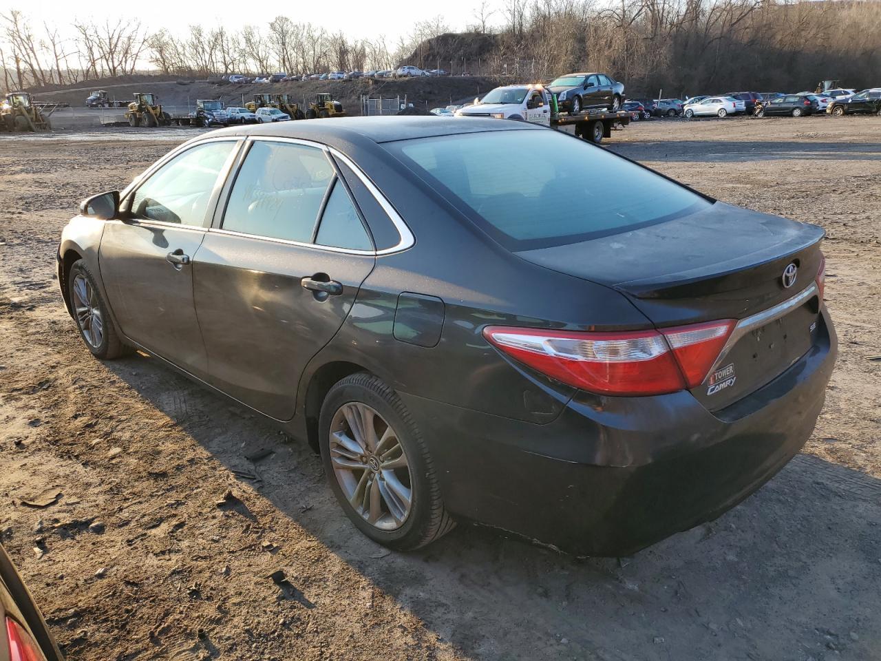 2017 TOYOTA CAMRY LE - Фото 2
