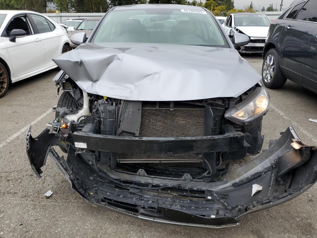 2017 HYUNDAI ELANTRA SE - Фото 5