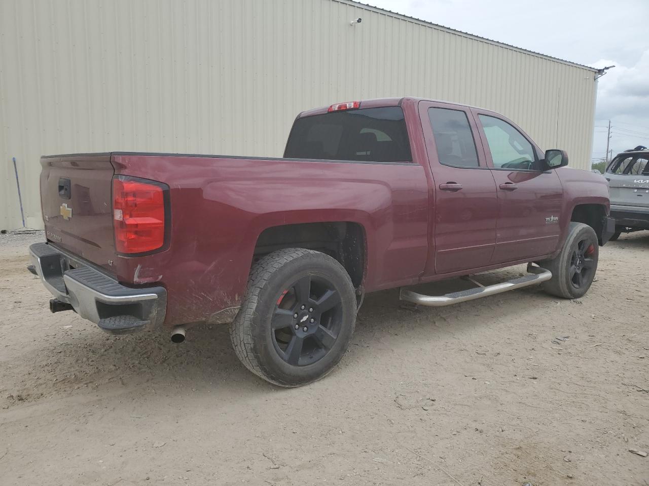 2017 CHEVROLET SILVERADO - Image 3