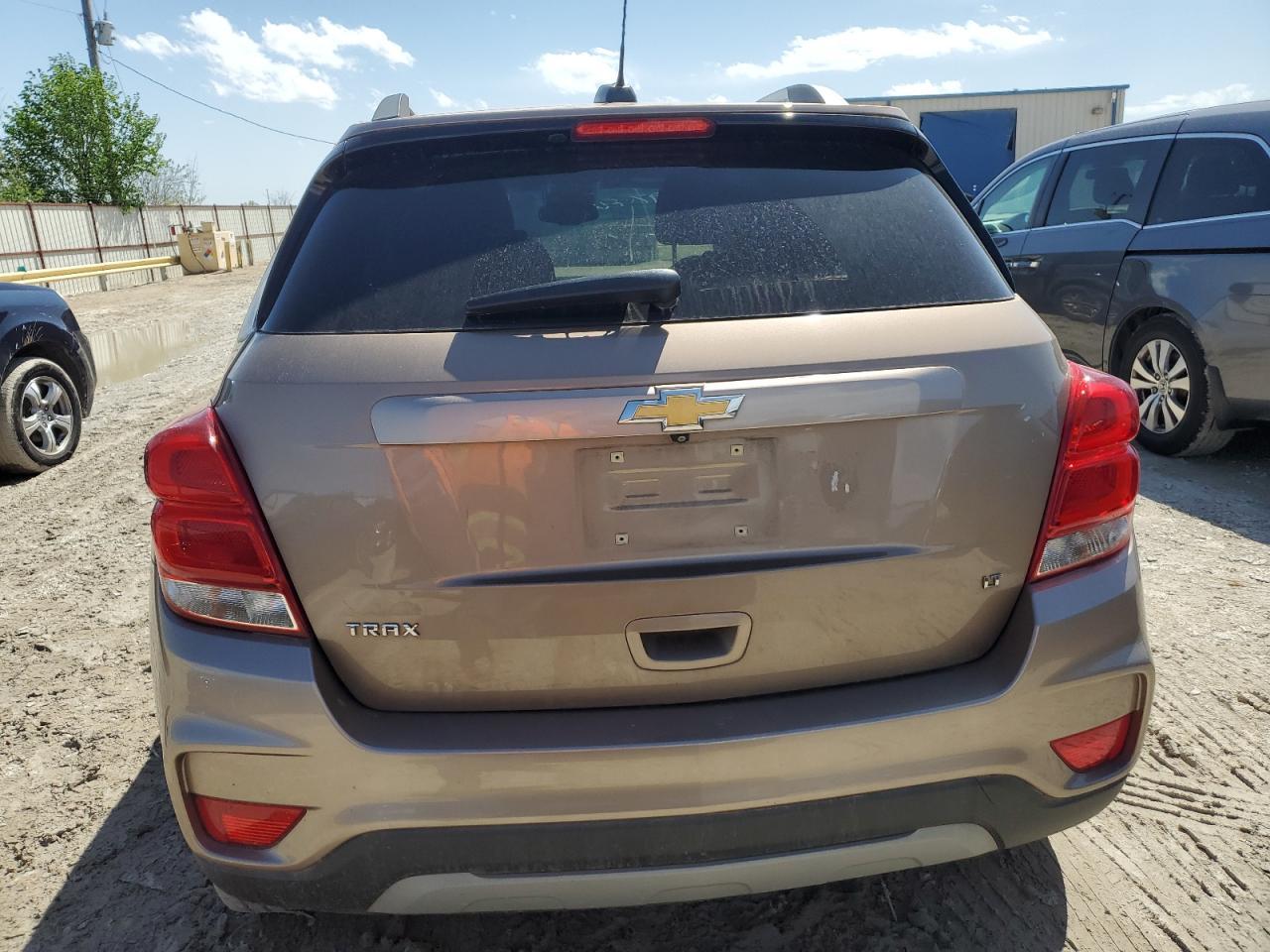 2018 CHEVROLET TRAX 1LT - Image 6