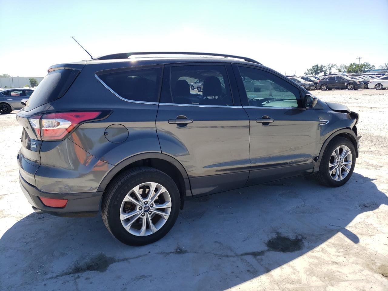 2017 FORD ESCAPE SE - Image 3