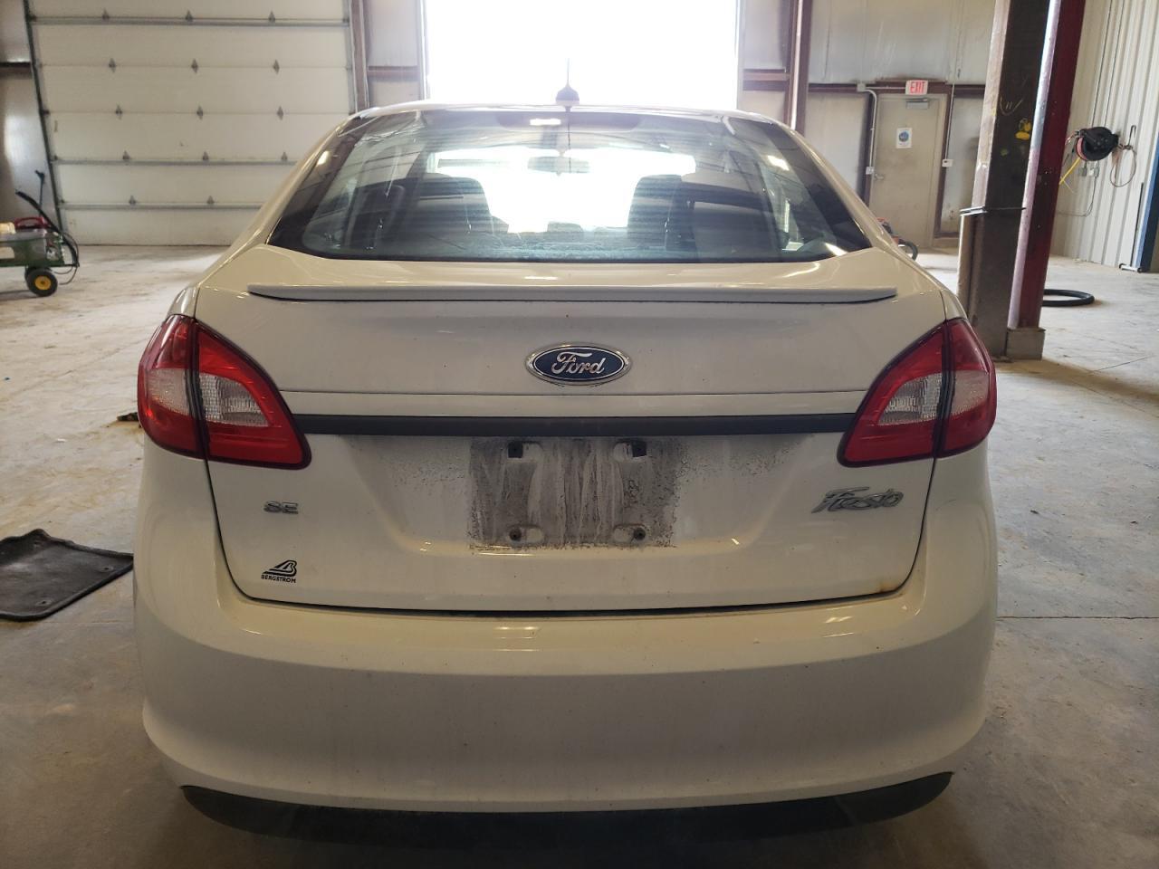 2013 FORD FIESTA SE - Фото 6