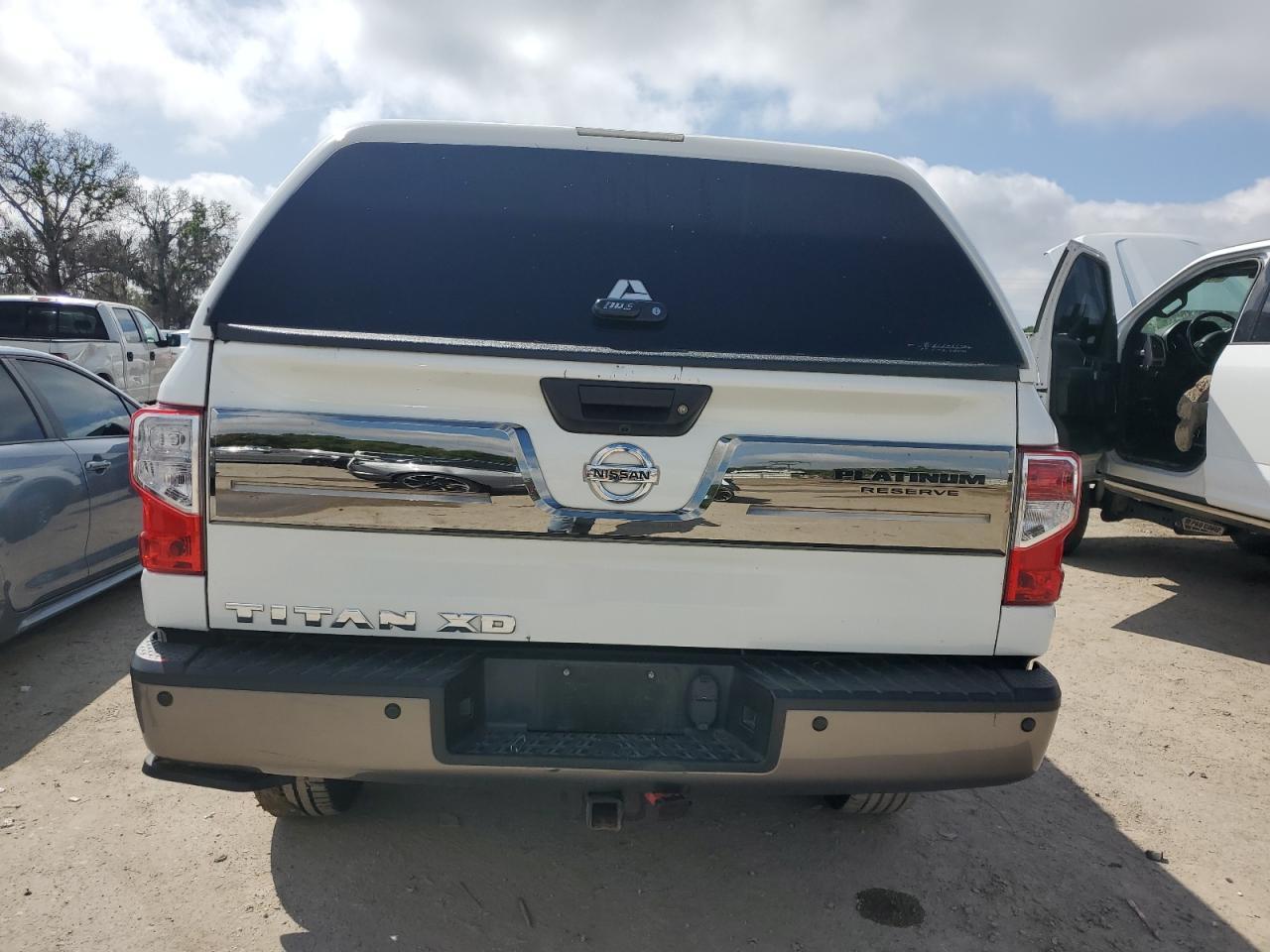 2017 NISSAN TITAN XD S - Фото 6