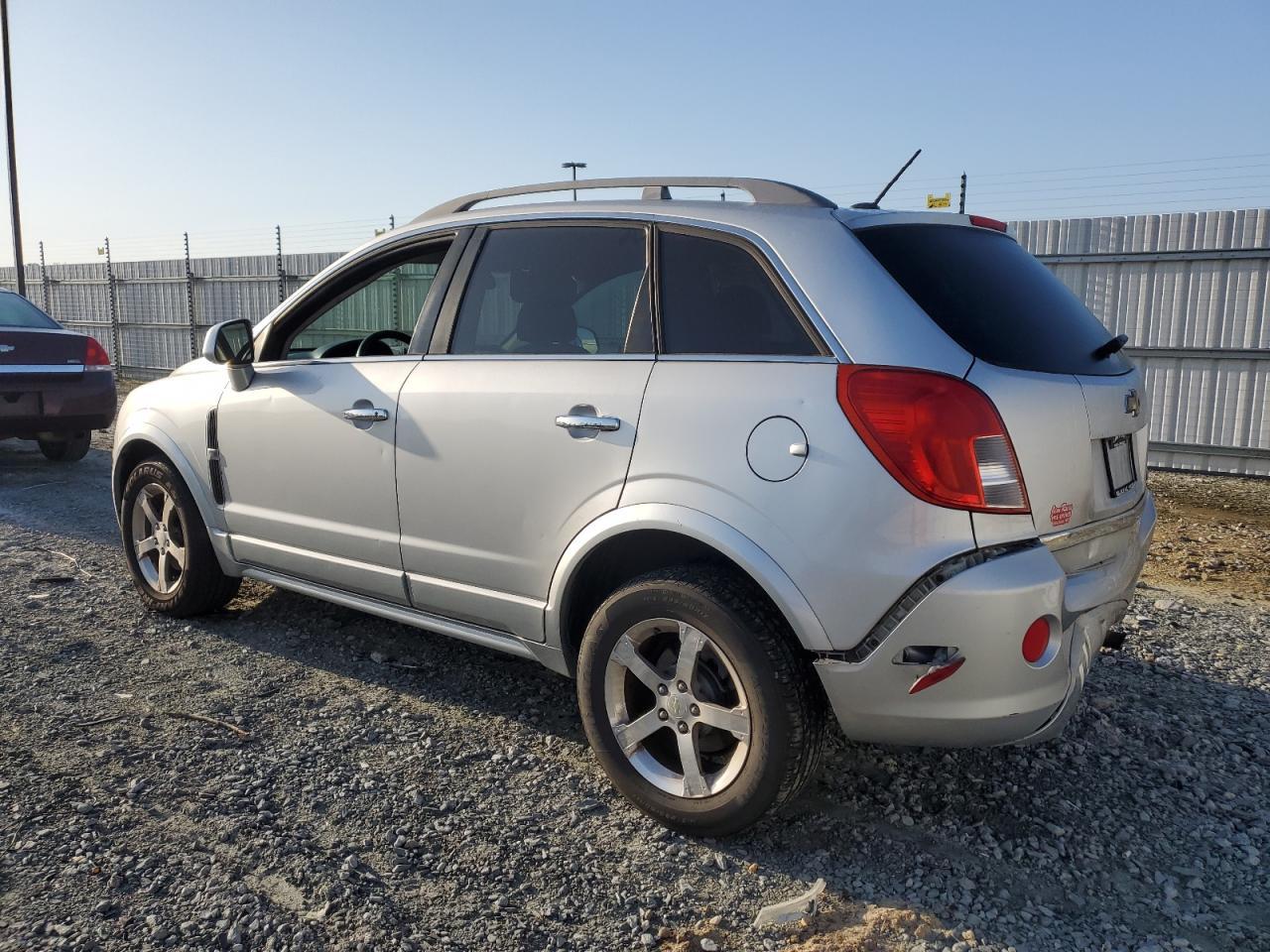 2014 CHEVROLET CAPTIVA LT - Image 2