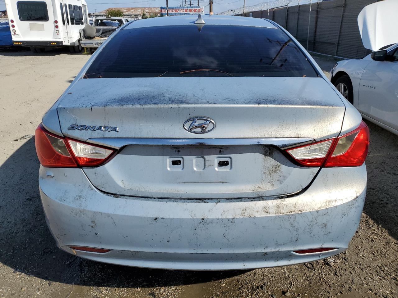 2011 HYUNDAI SONATA GLS - Image 6