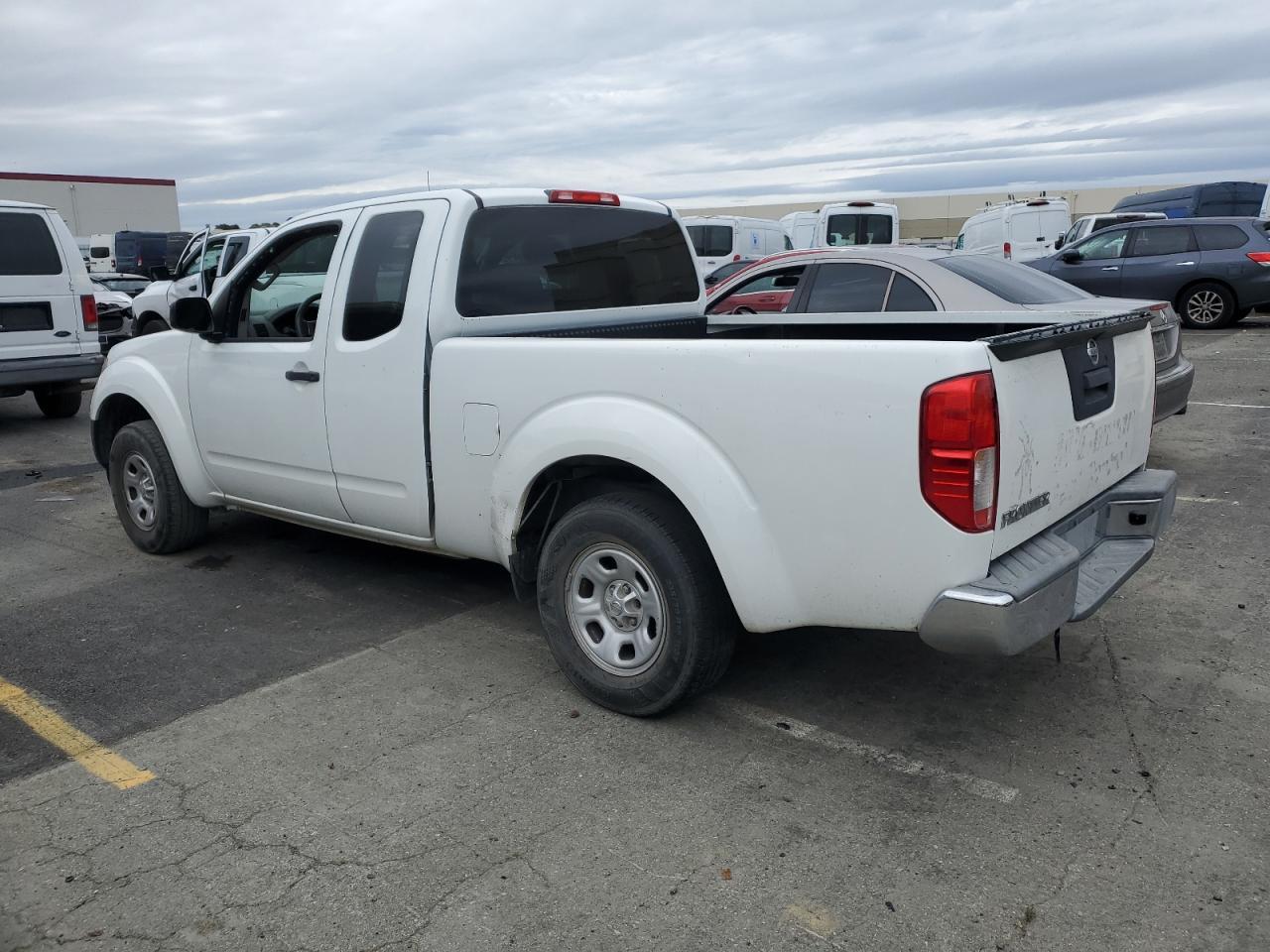 2016 NISSAN FRONTIER S - Фото 2
