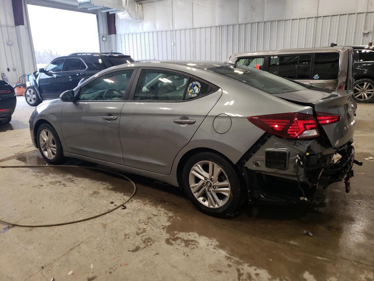 2019 HYUNDAI ELANTRA SE - Фото 2