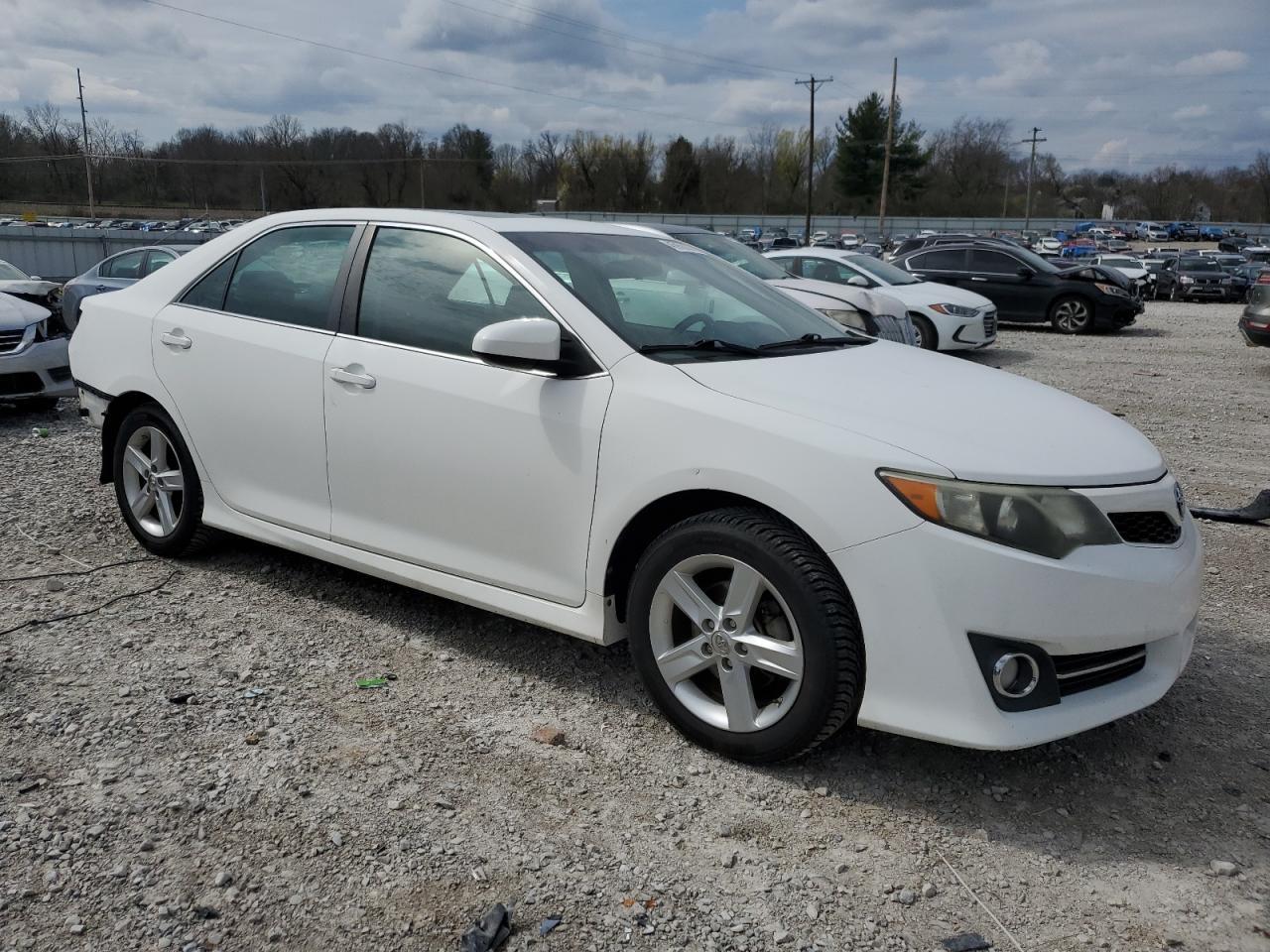 2014 TOYOTA CAMRY L - Image 4