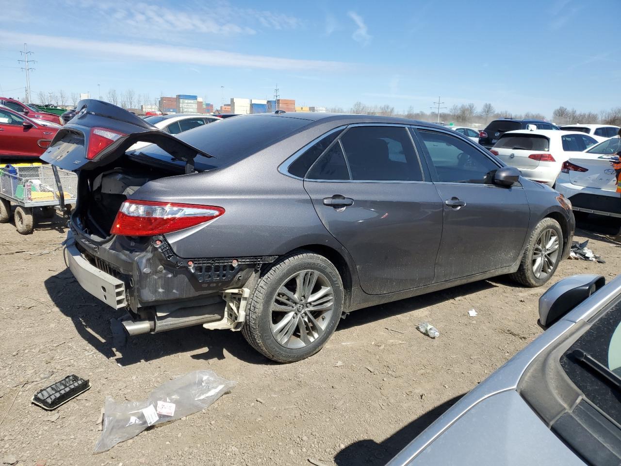 2015 TOYOTA CAMRY LE - Фото 3