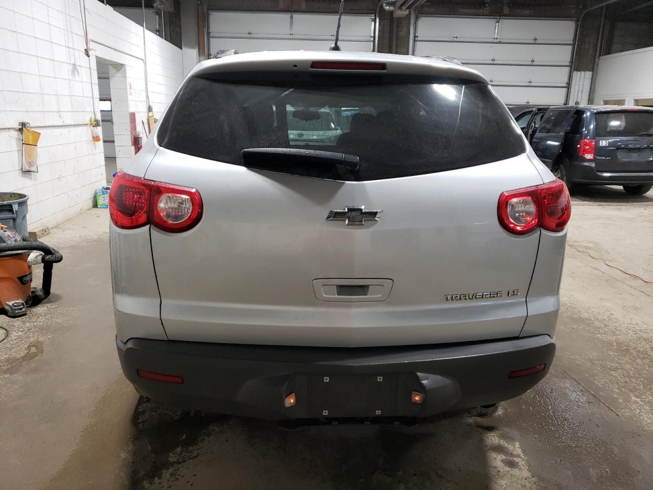 2012 CHEVROLET TRAVERSE L - Image 6