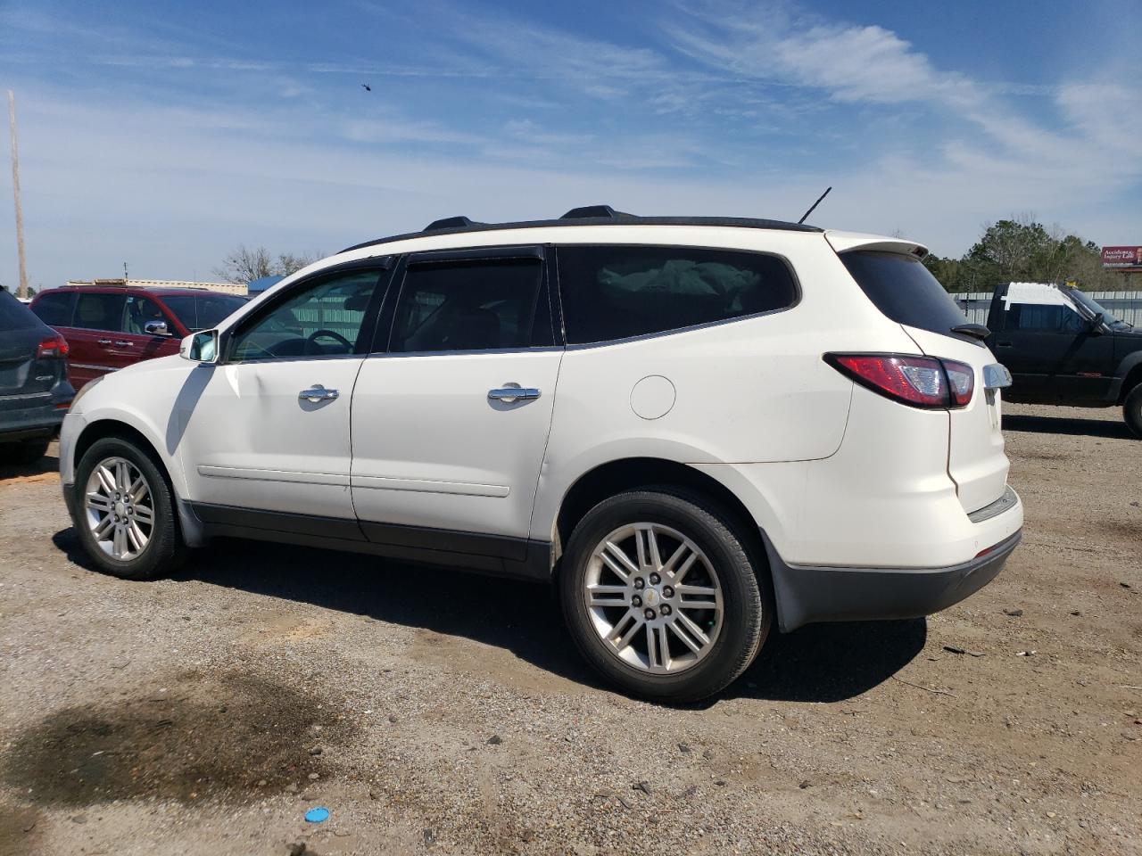 2014 CHEVROLET TRAVERSE L - Image 2