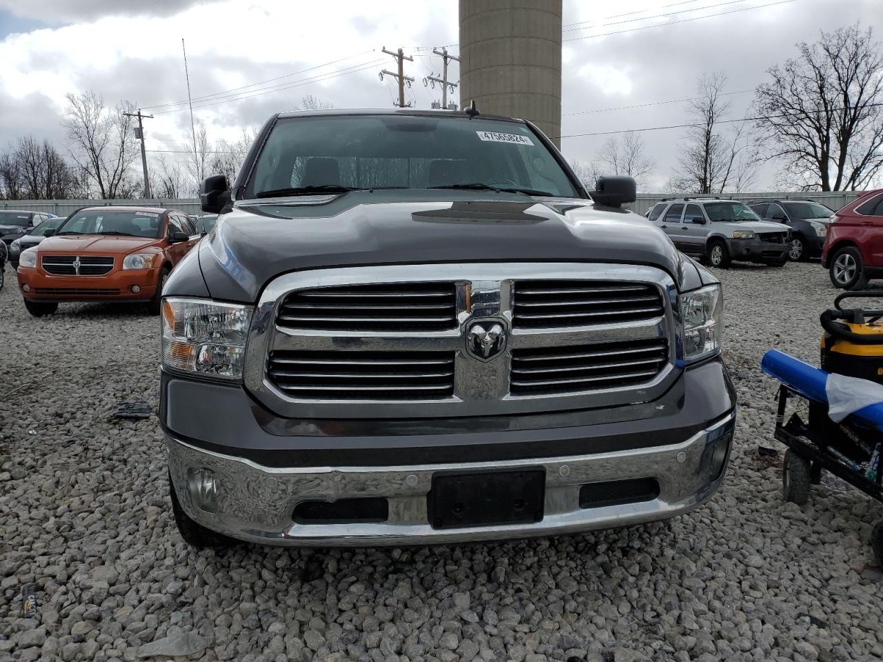 2017 RAM 1500 SLT - Image 5