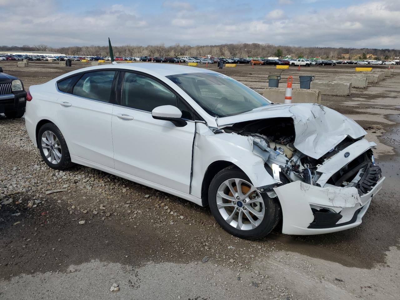 2020 FORD FUSION SE - Image 4