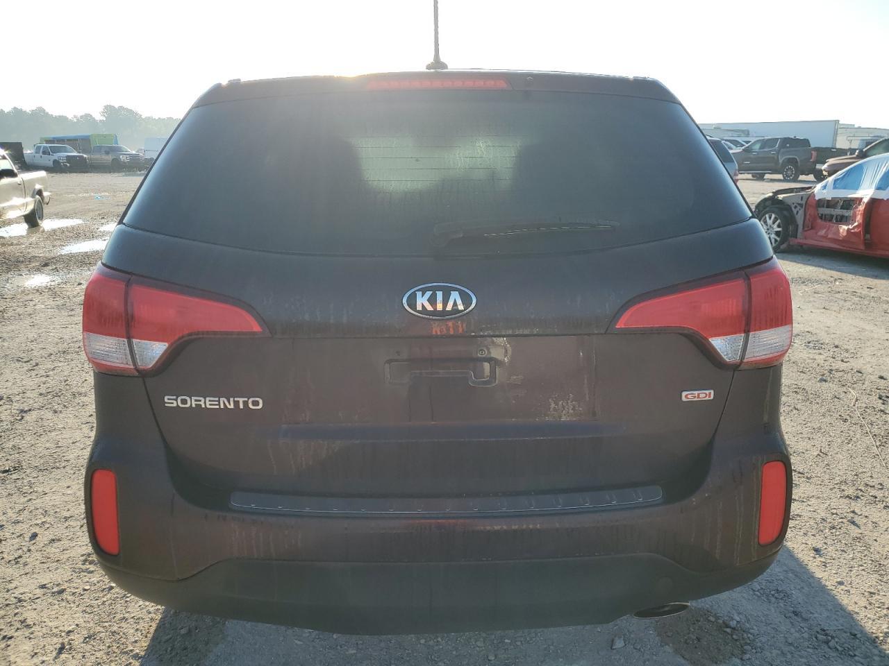 2015 KIA SORENTO LX - Image 6
