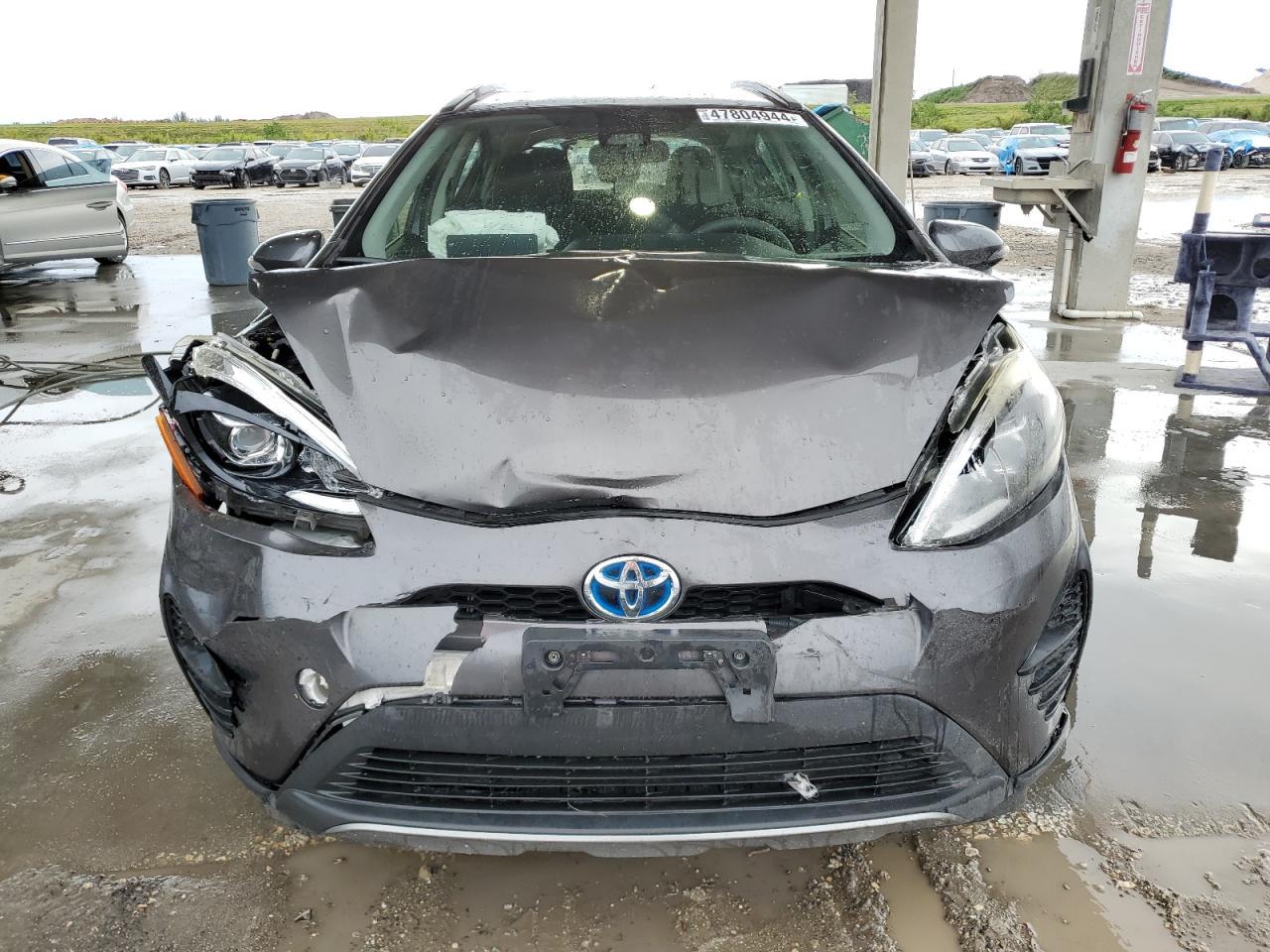 2018 TOYOTA PRIUS C - Image 5