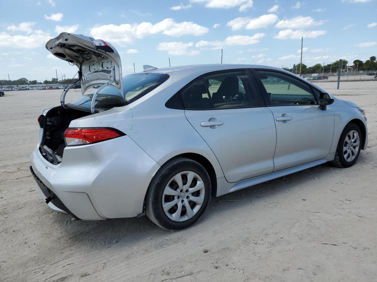 2020 TOYOTA COROLLA LE - Фото 3