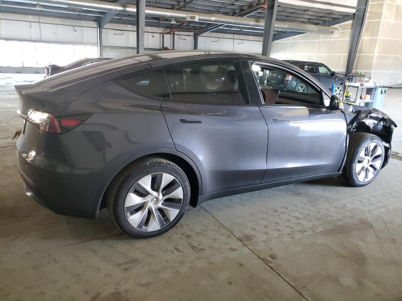 2023 TESLA MODEL Y - Фото 3