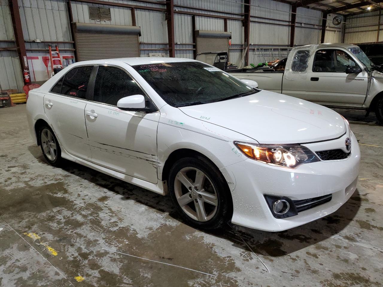 2013 TOYOTA CAMRY L - Фото 4