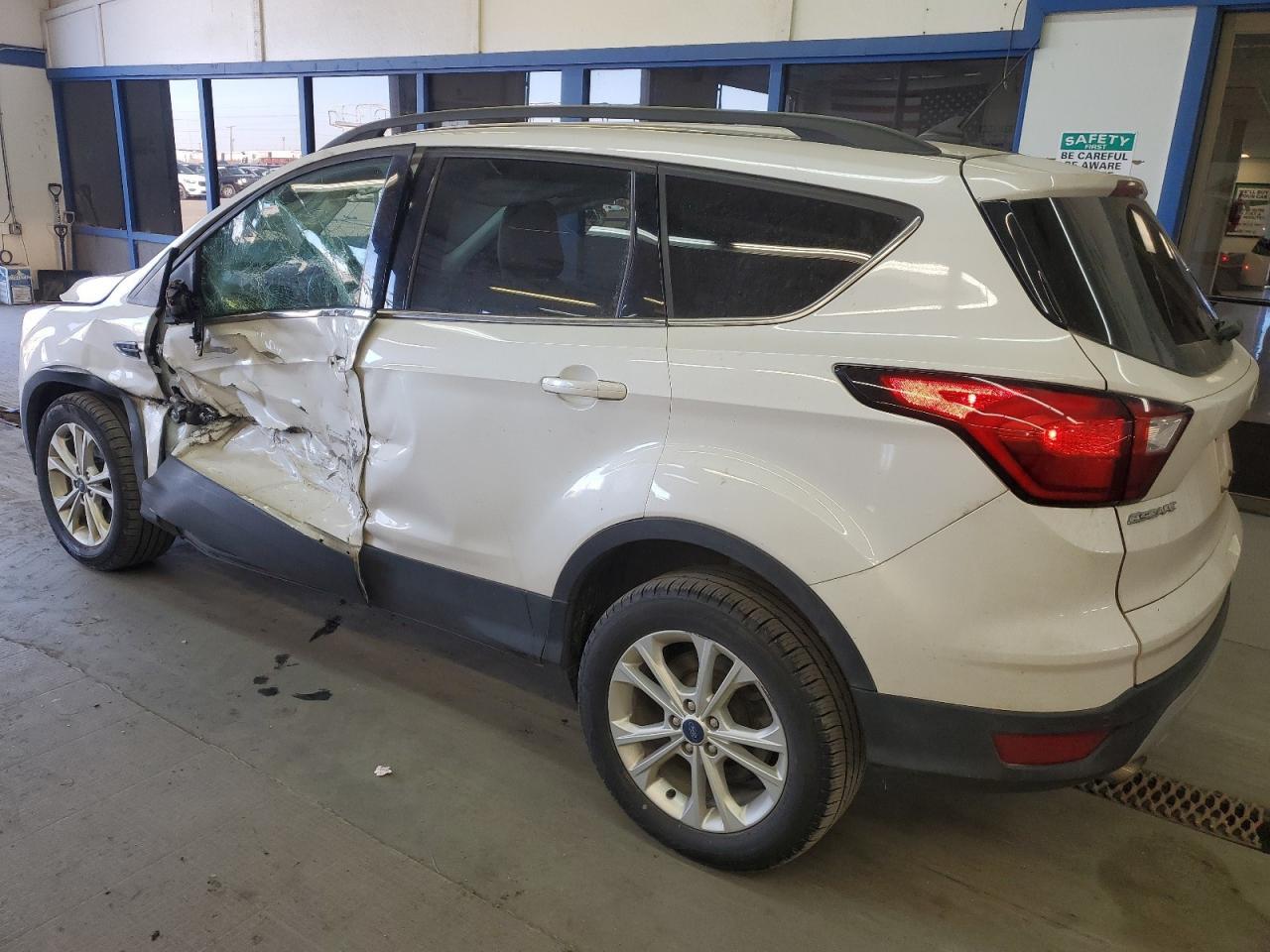 2019 FORD ESCAPE SEL - Фото 2