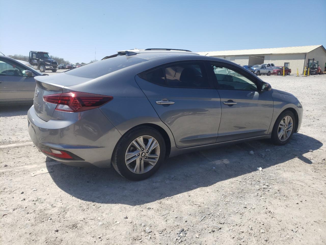 2019 HYUNDAI ELANTRA SE - Фото 3