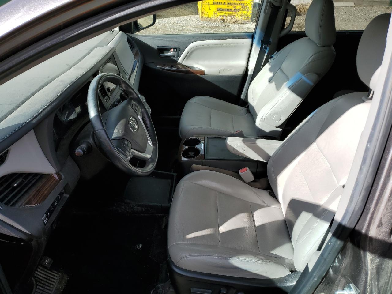 2015 TOYOTA SIENNA XLE - Фото 7