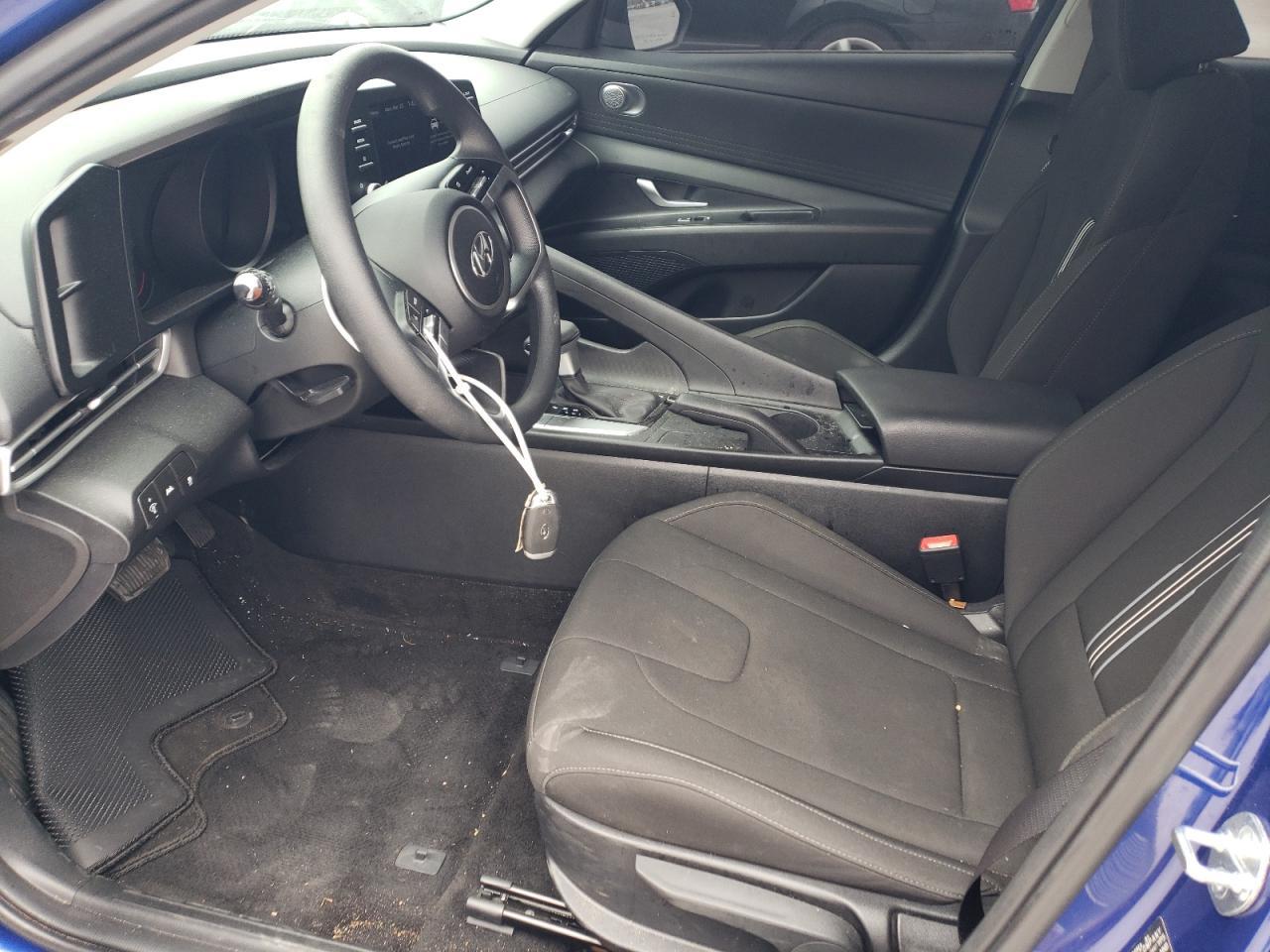 2023 HYUNDAI ELANTRA SE - Image 7