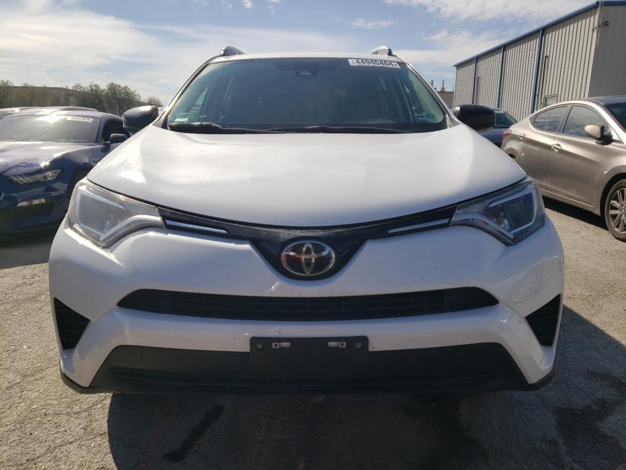 2017 TOYOTA RAV4 LE - Фото 5