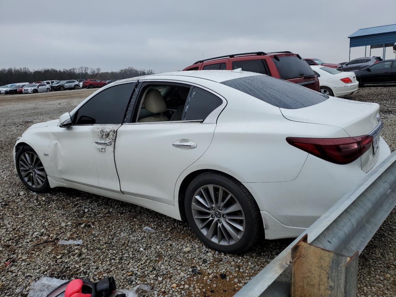 2018 INFINITI Q50 LUXE - Фото 2