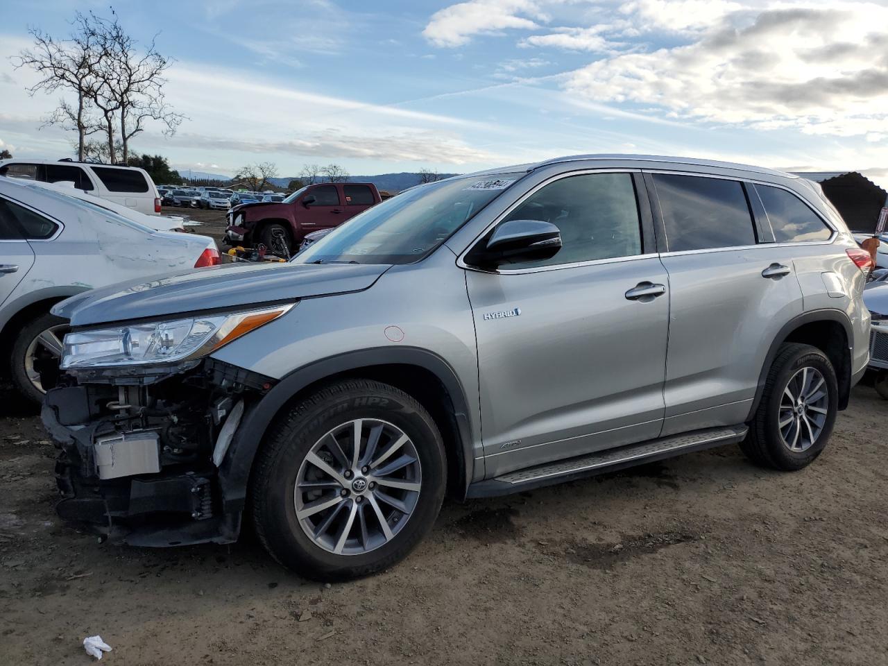 2018 TOYOTA HIGHLANDER car image