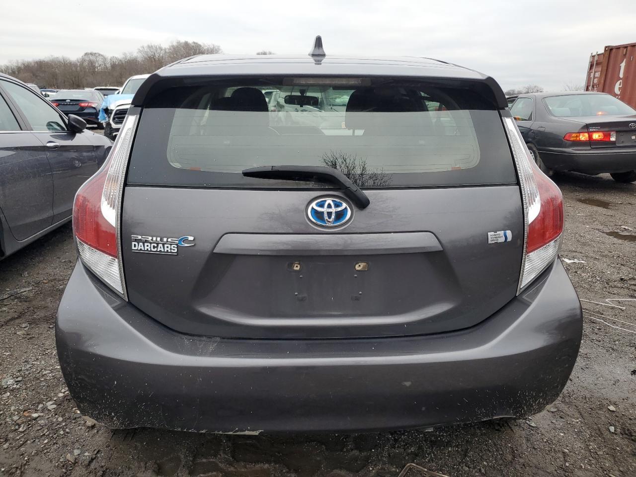 2015 TOYOTA PRIUS C - Image 6