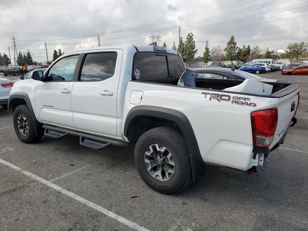 2017 TOYOTA TACOMA DOU - Фото 2