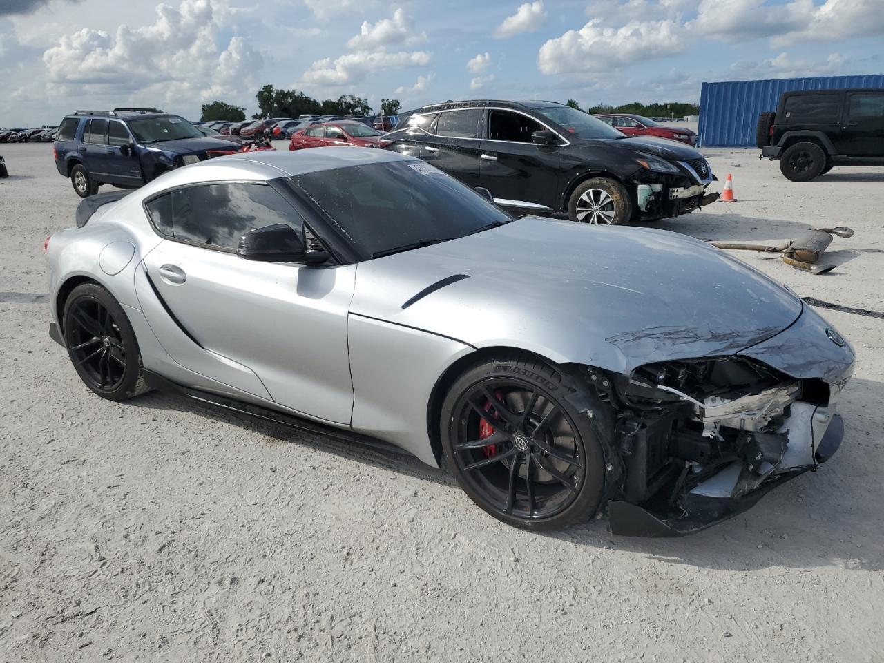 2021 TOYOTA SUPRA BASE - Фото 4