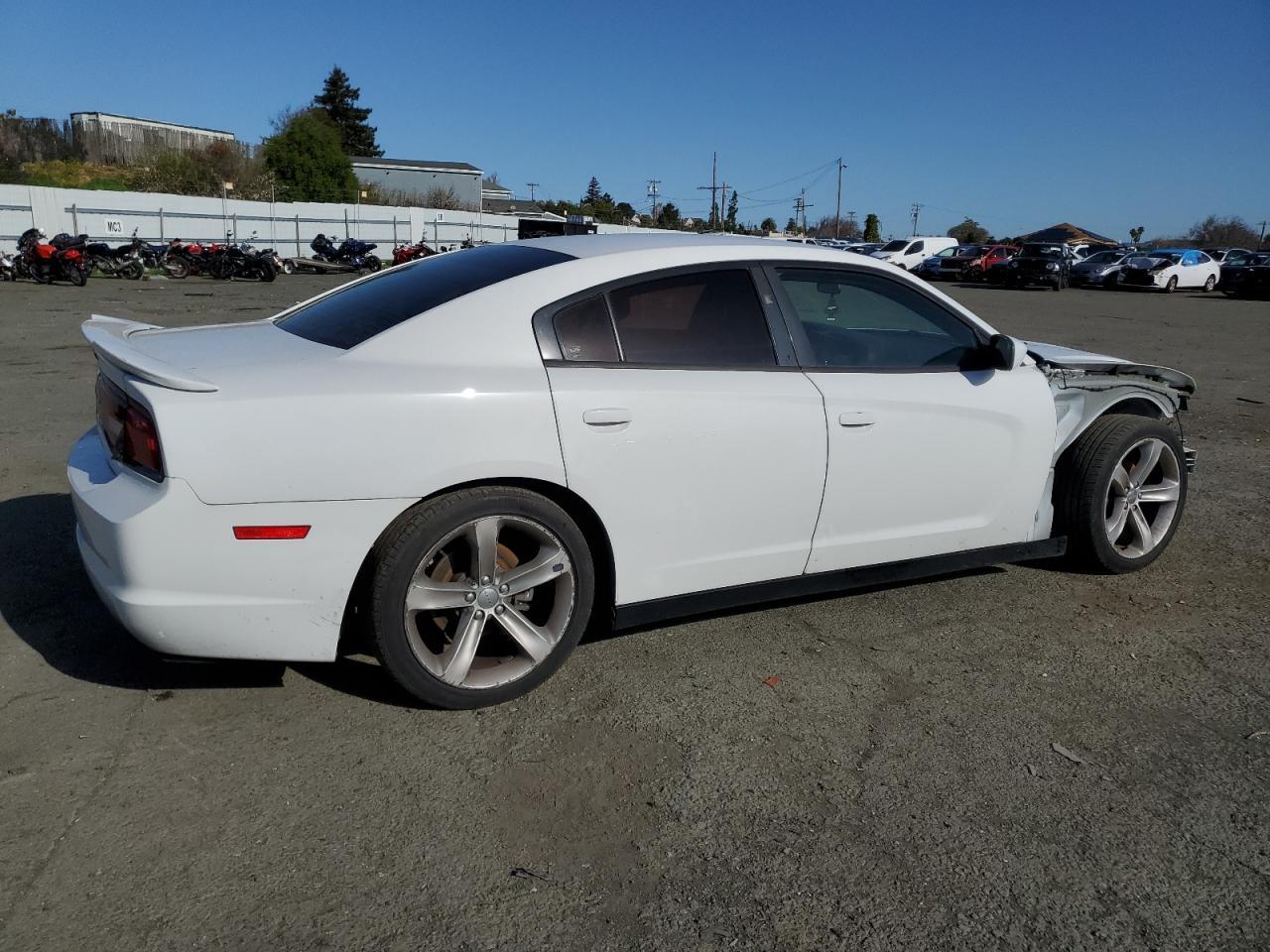 2013 DODGE CHARGER SE - Фото 3