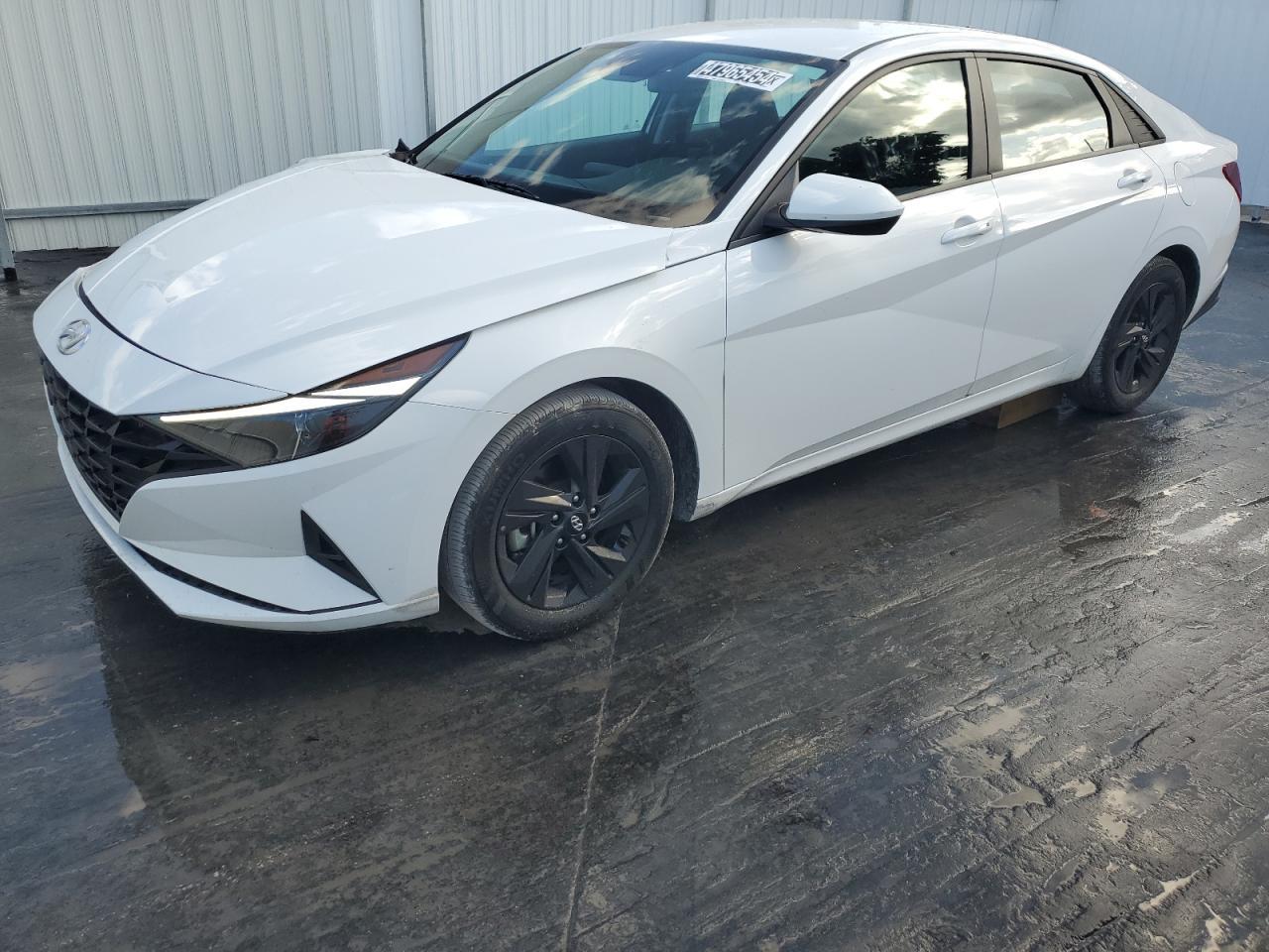 2023 HYUNDAI ELANTRA SE