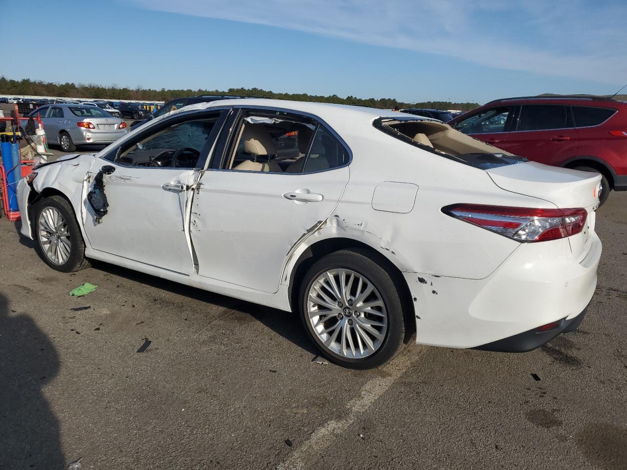 2018 TOYOTA CAMRY L - Фото 2