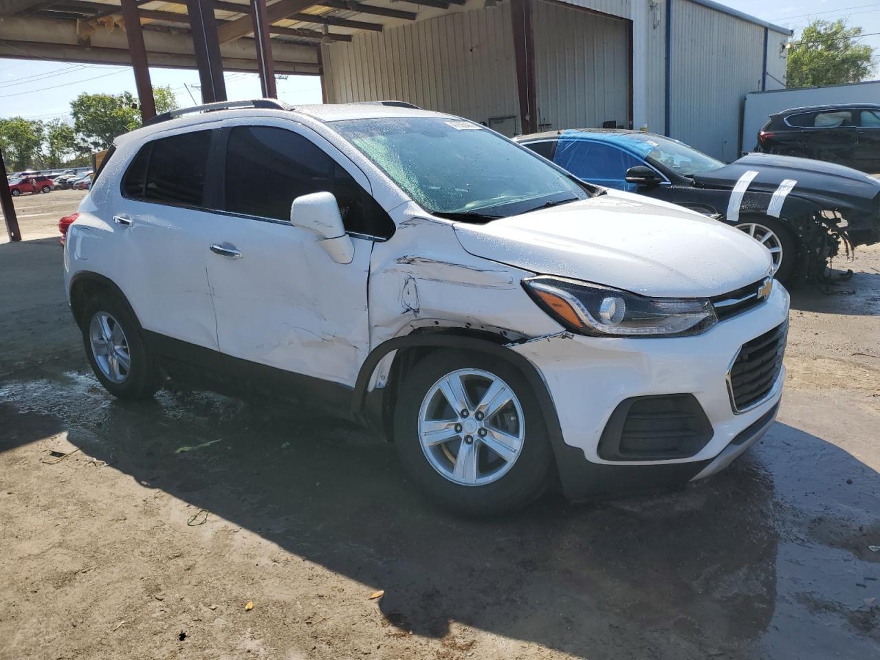 2018 CHEVROLET TRAX 1LT - Image 4